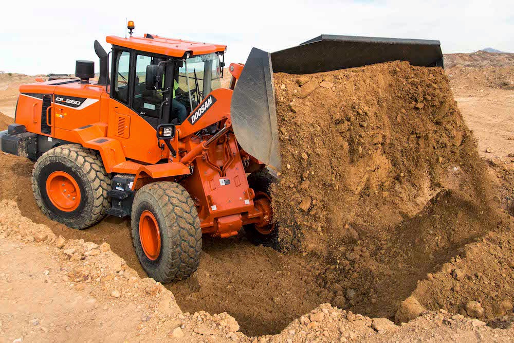 Frontend loader move soil